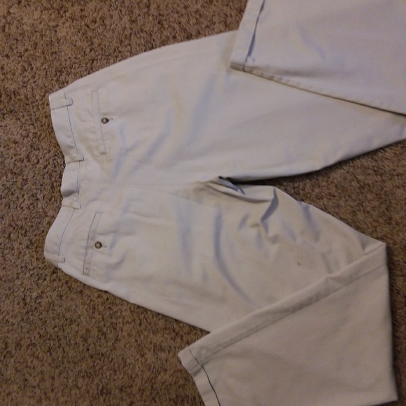 Jos. A. Bank Men's Pleated Cuffed Khaki Pants - Picture 4 of 8